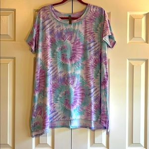 Honeyme Curvy Tie Dye shirt size XL
